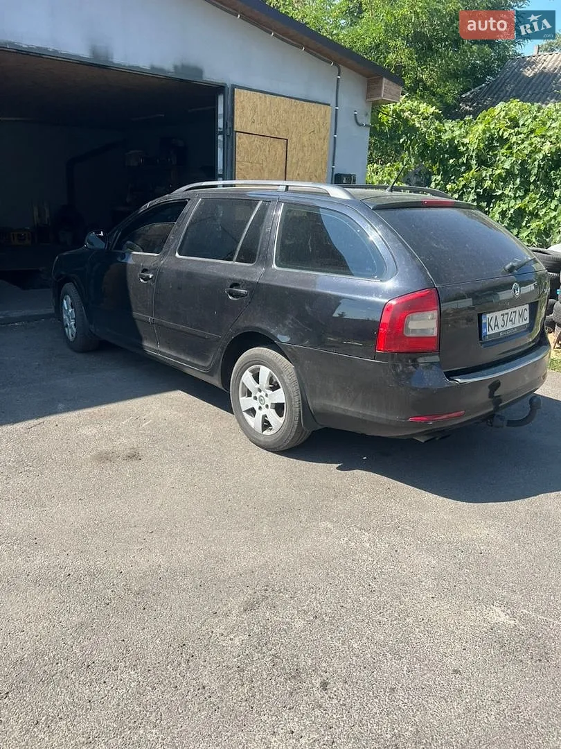 2010 Skoda Octavia - мініатюра 2
