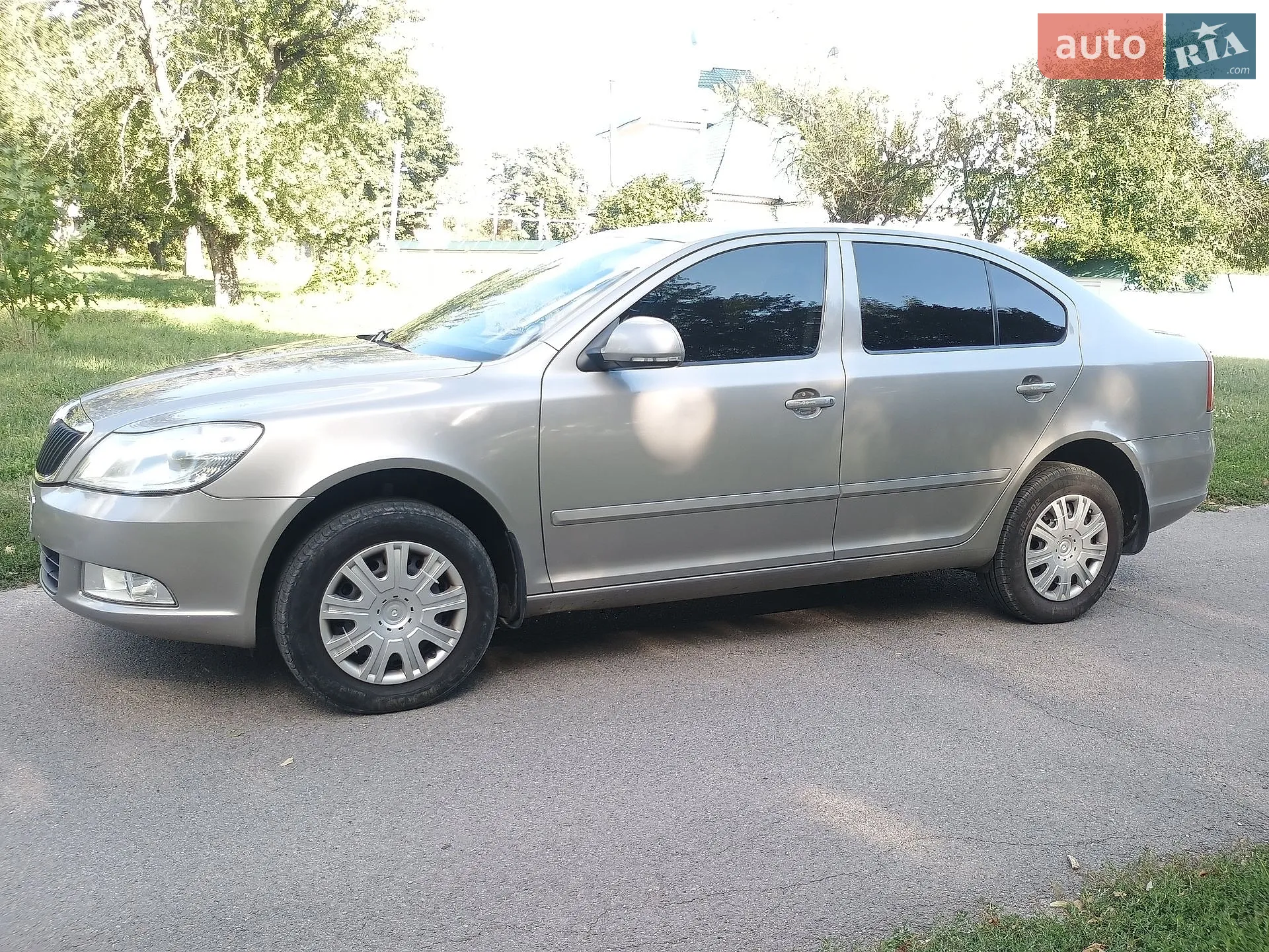 2010 Skoda Octavia - мініатюра 2
