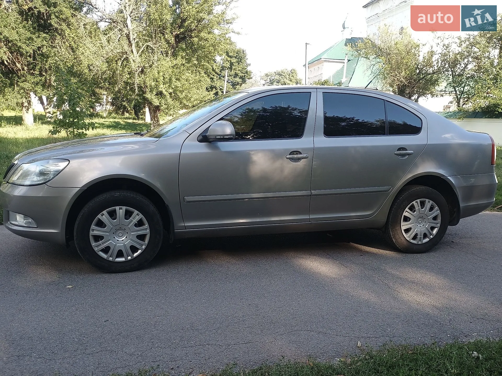 2010 Skoda Octavia - мініатюра 3