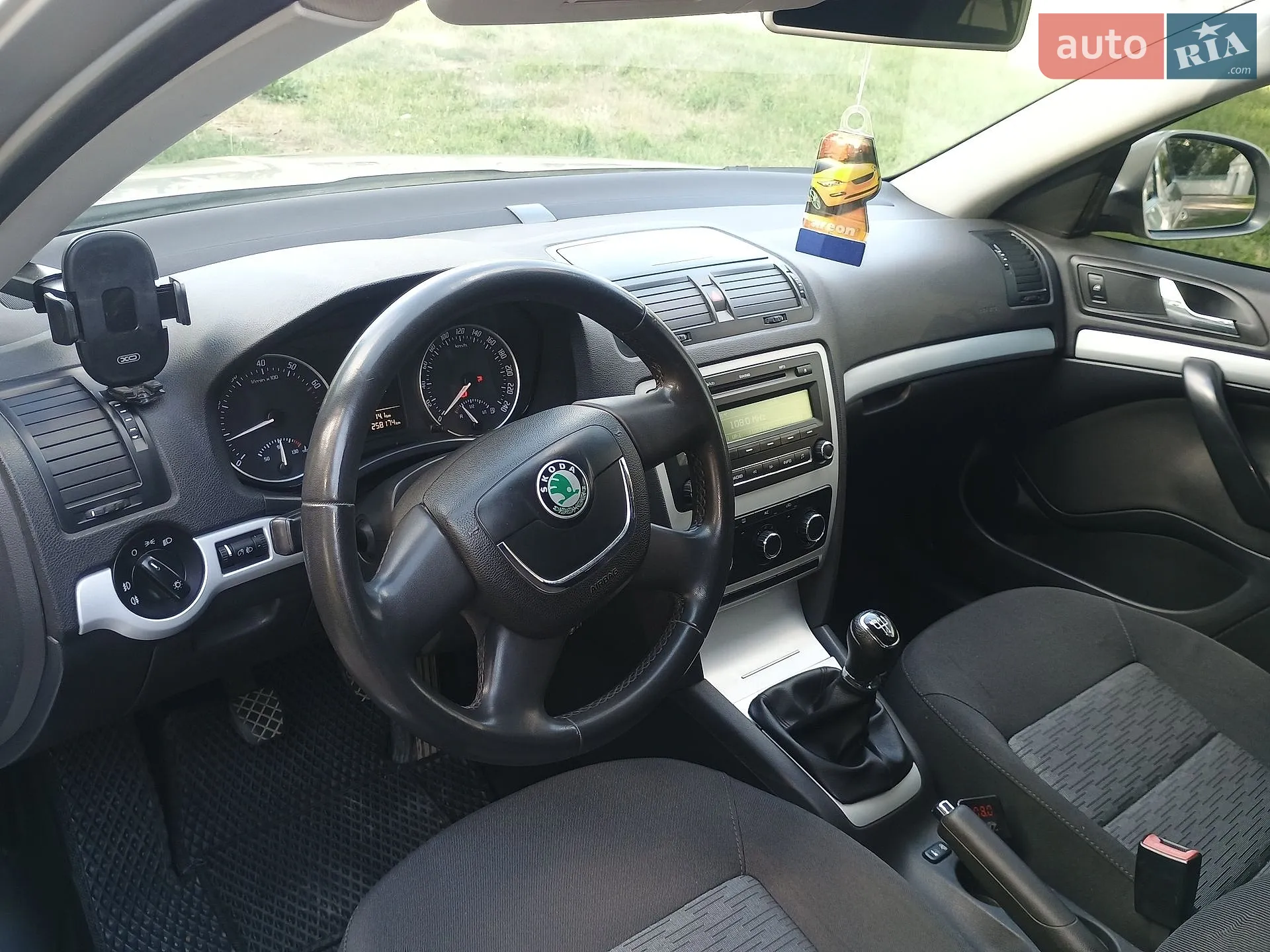 2010 Skoda Octavia - мініатюра 15