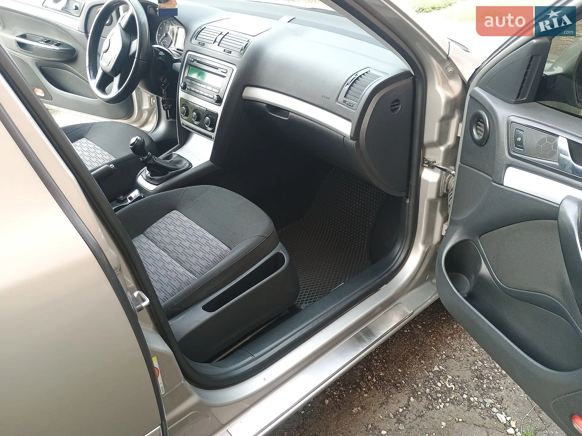 2010 Skoda Octavia - мініатюра 18