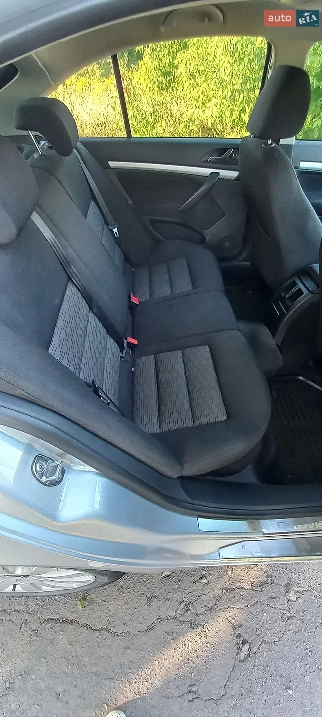2010 Skoda Octavia - мініатюра 7