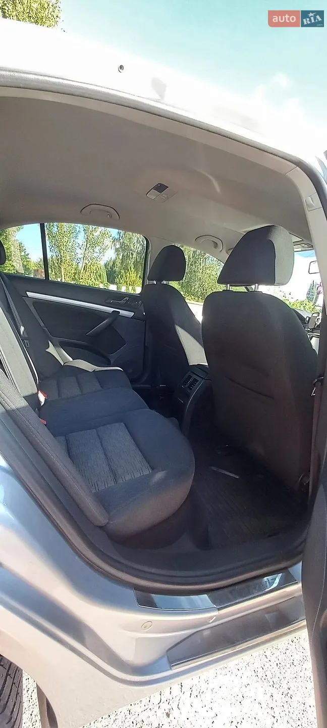 2010 Skoda Octavia - мініатюра 15