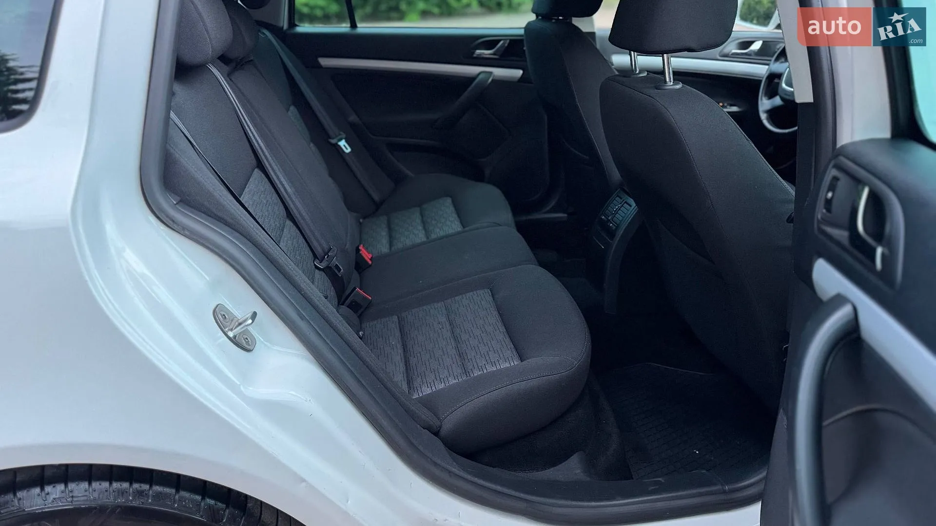 2012 Skoda Octavia - мініатюра 44