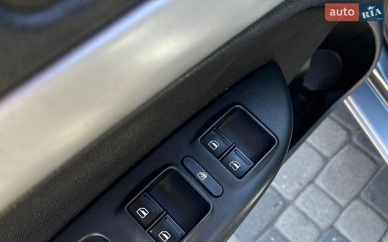 2011 Skoda Octavia - мініатюра 10