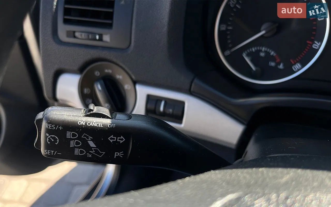 2011 Skoda Octavia - мініатюра 16