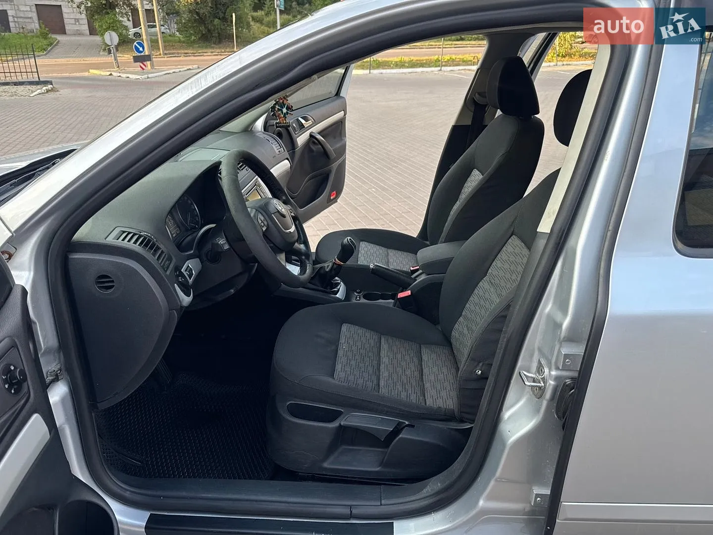 2011 Skoda Octavia - мініатюра 38