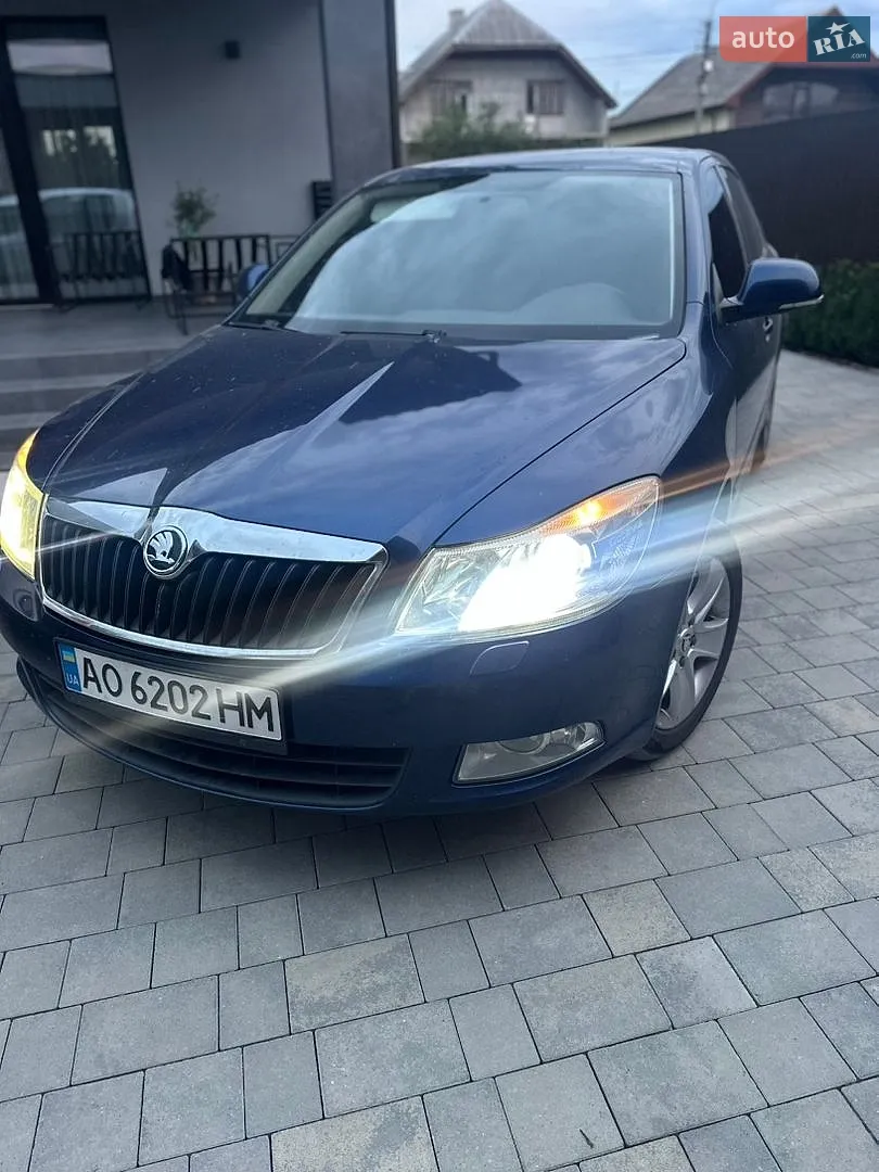 2010 Skoda Octavia - мініатюра 2