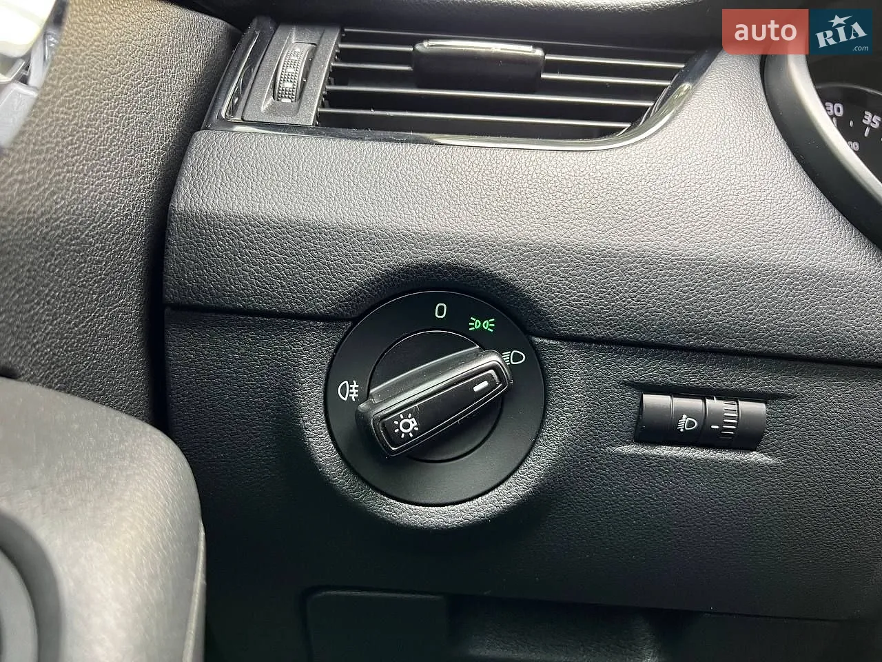 2016 Skoda Octavia - мініатюра 16