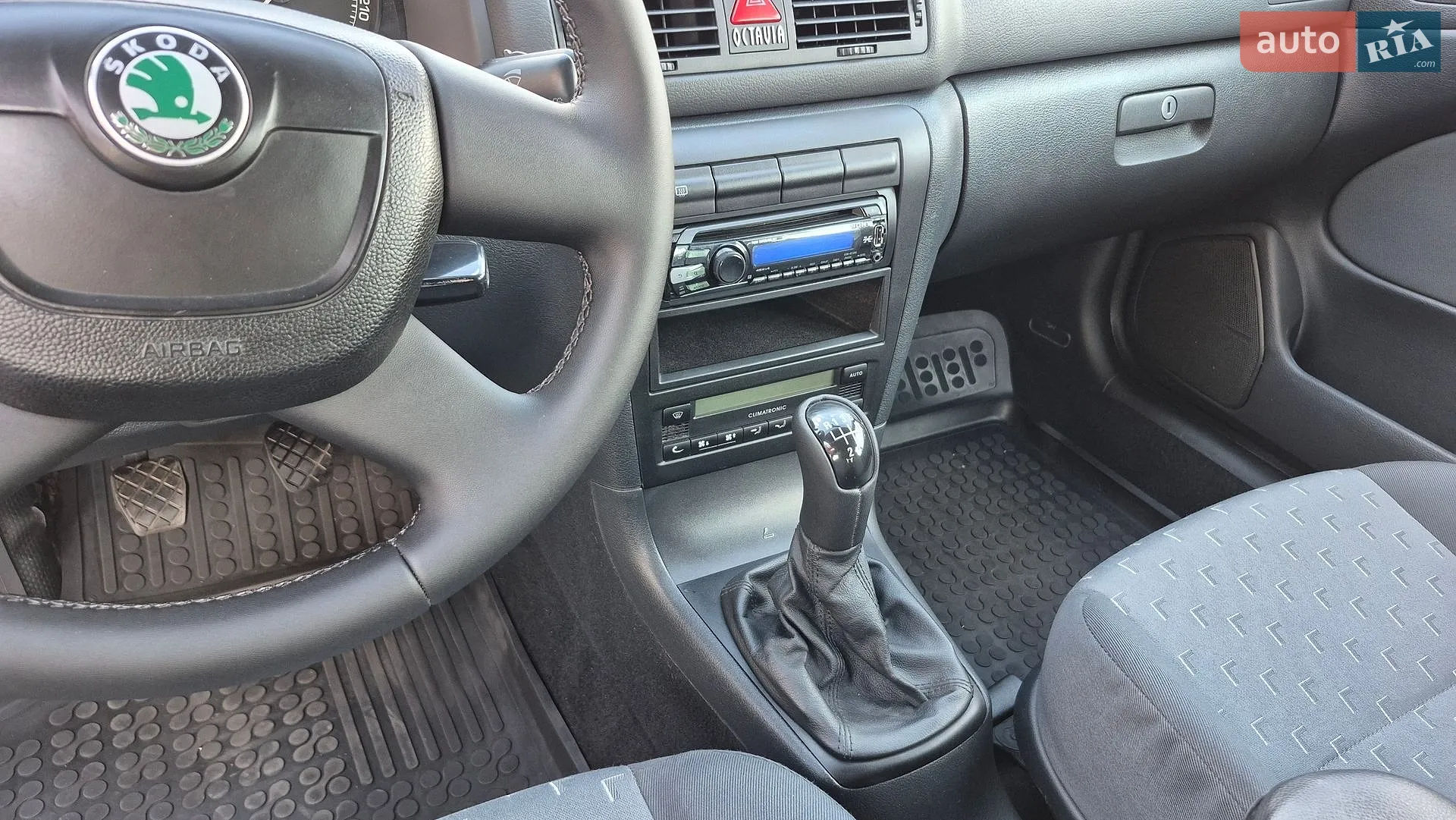 2010 Skoda Octavia - мініатюра 18