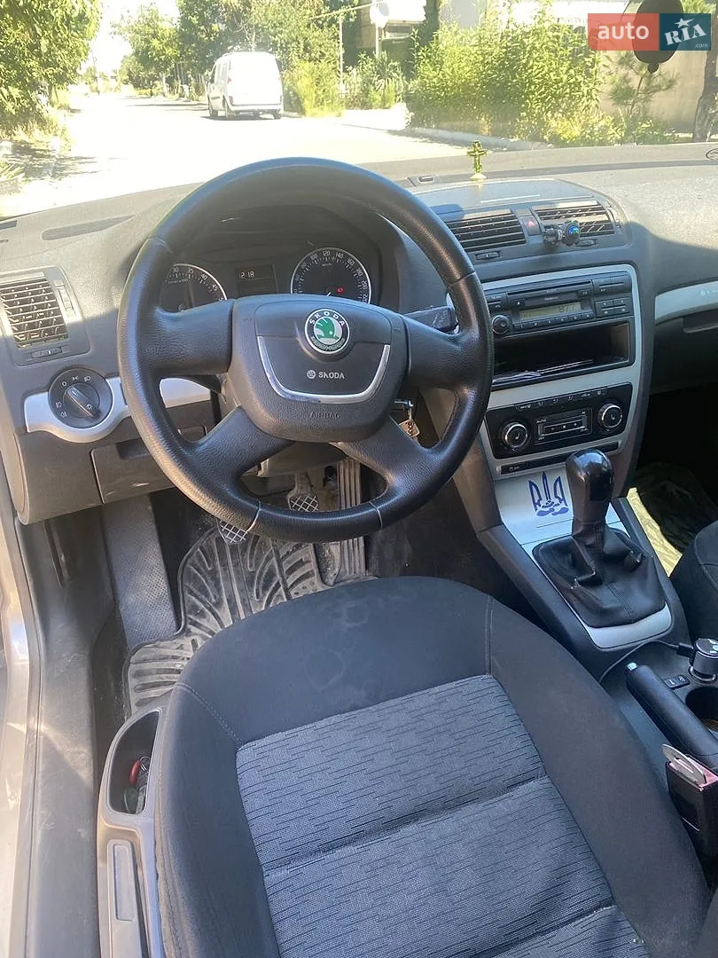 2010 Skoda Octavia - мініатюра 5