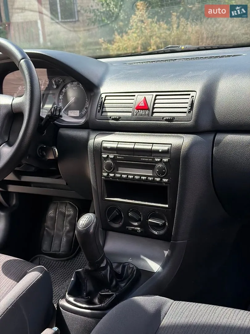 2010 Skoda Octavia - мініатюра 85