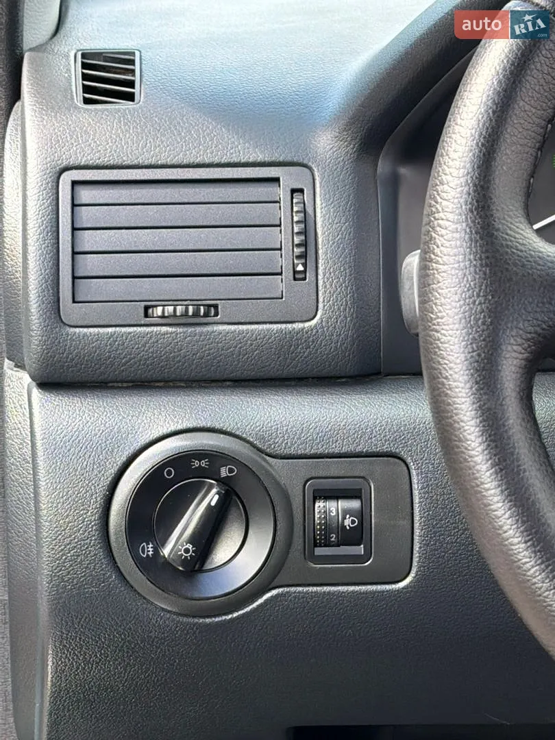 2010 Skoda Octavia - мініатюра 92