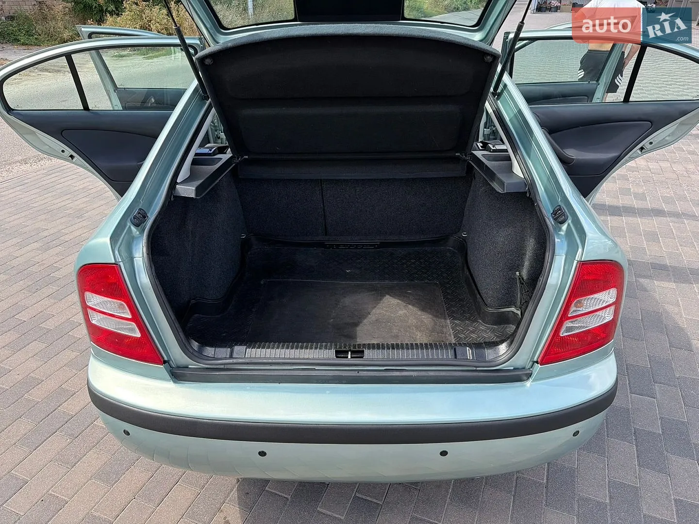 2010 Skoda Octavia - мініатюра 90
