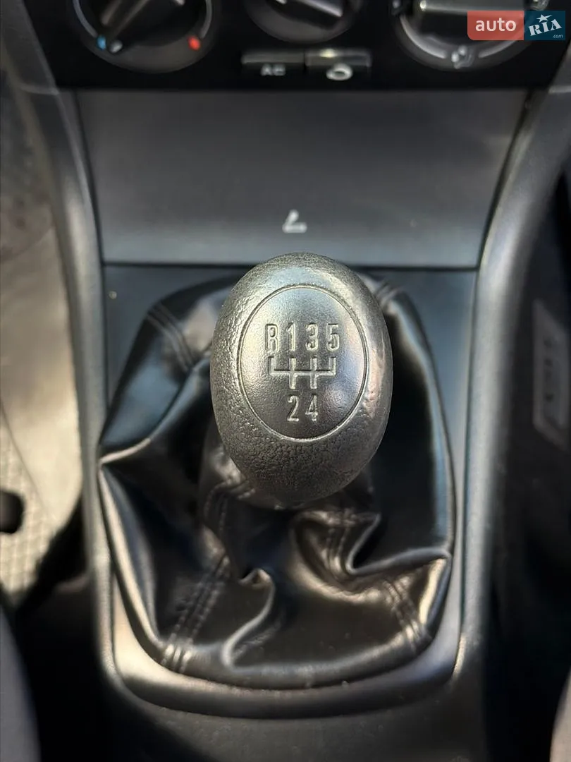 2010 Skoda Octavia - мініатюра 99