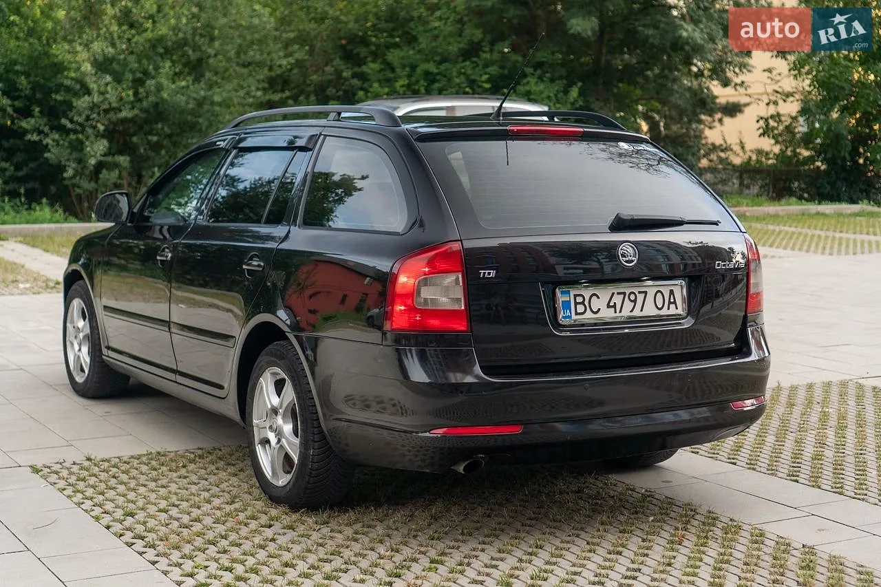 2010 Skoda Octavia - мініатюра 4