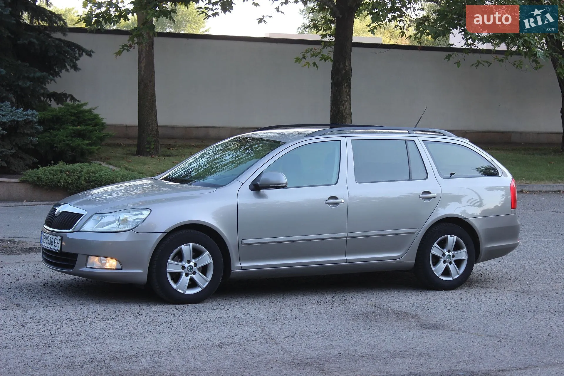 2010 Skoda Octavia - мініатюра 2