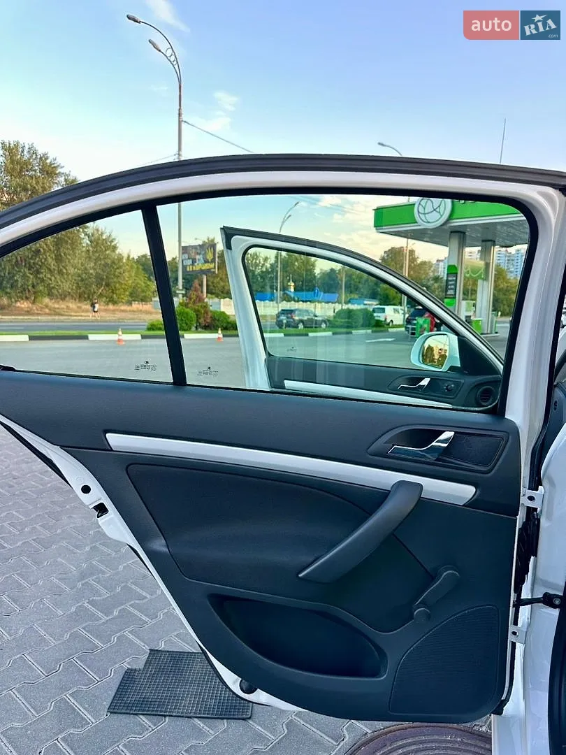 2012 Skoda Octavia - мініатюра 27