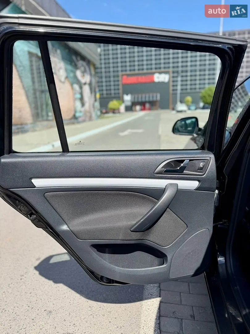 2011 Skoda Octavia - мініатюра 36