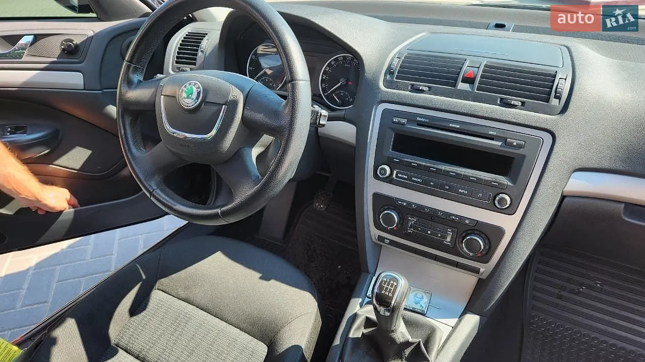 2011 Skoda Octavia - мініатюра 3