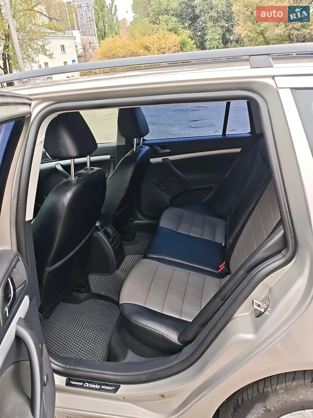 2011 Skoda Octavia - мініатюра 10
