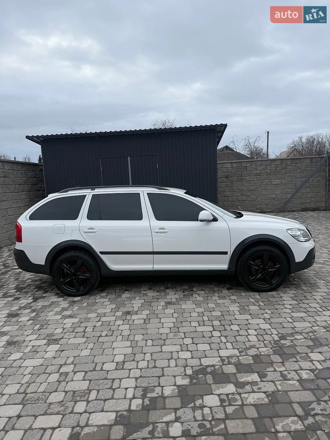 2010 Skoda Octavia - мініатюра 3