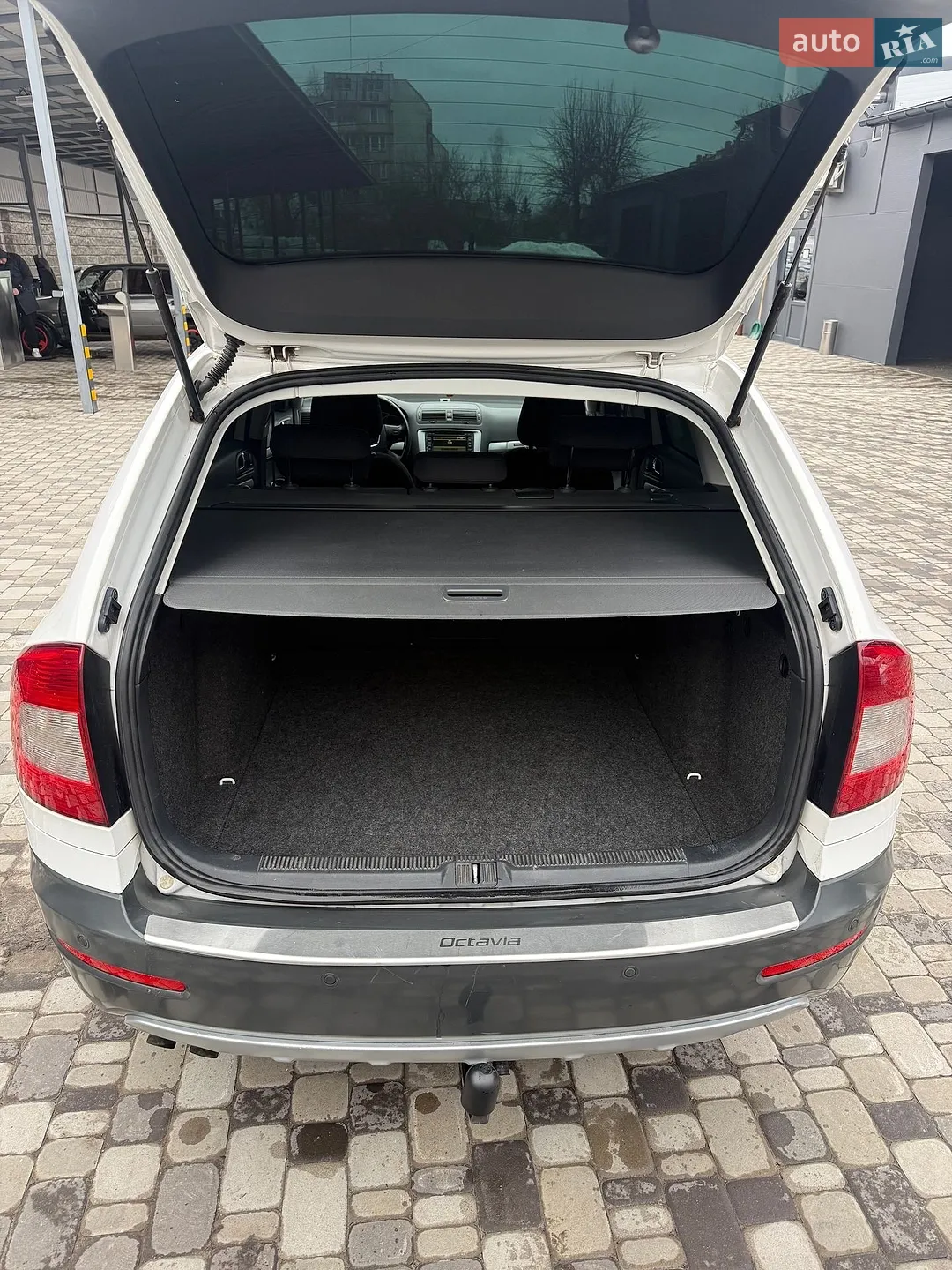 2010 Skoda Octavia - мініатюра 12