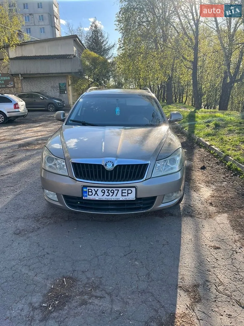 2010 Skoda Octavia - мініатюра 2