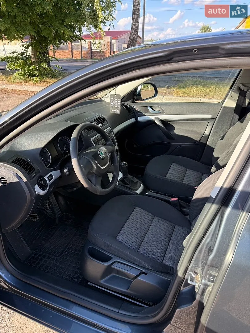 2010 Skoda Octavia - мініатюра 17