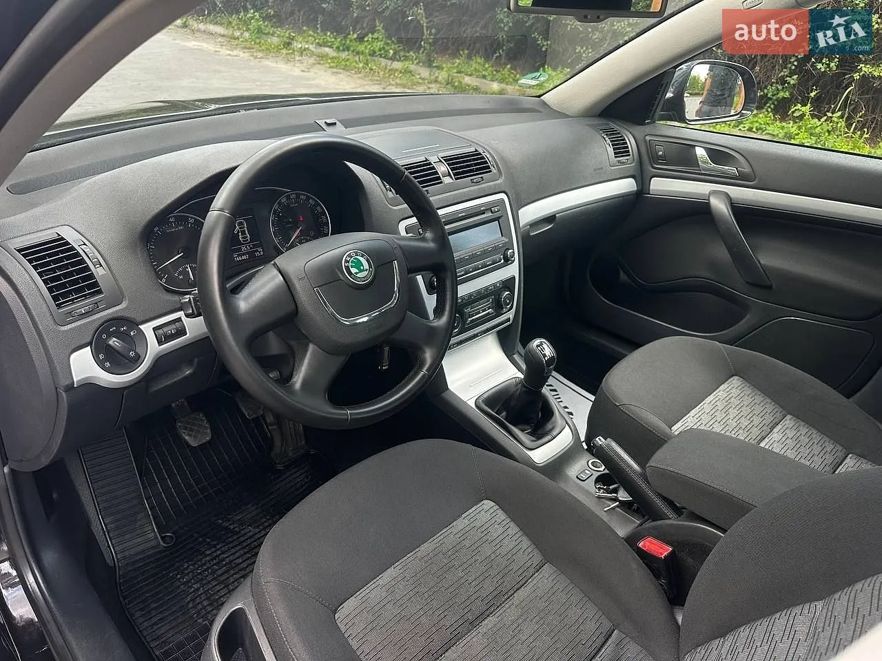 2010 Skoda Octavia - мініатюра 19
