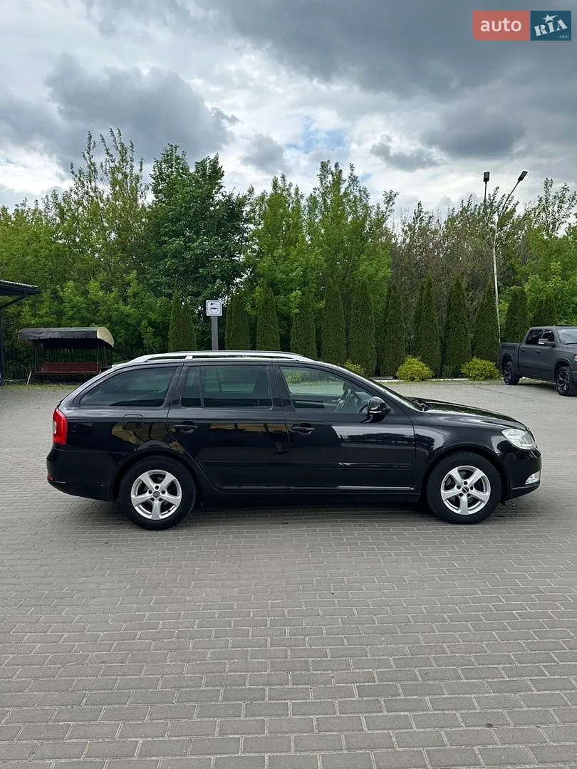 2010 Skoda Octavia - мініатюра 2