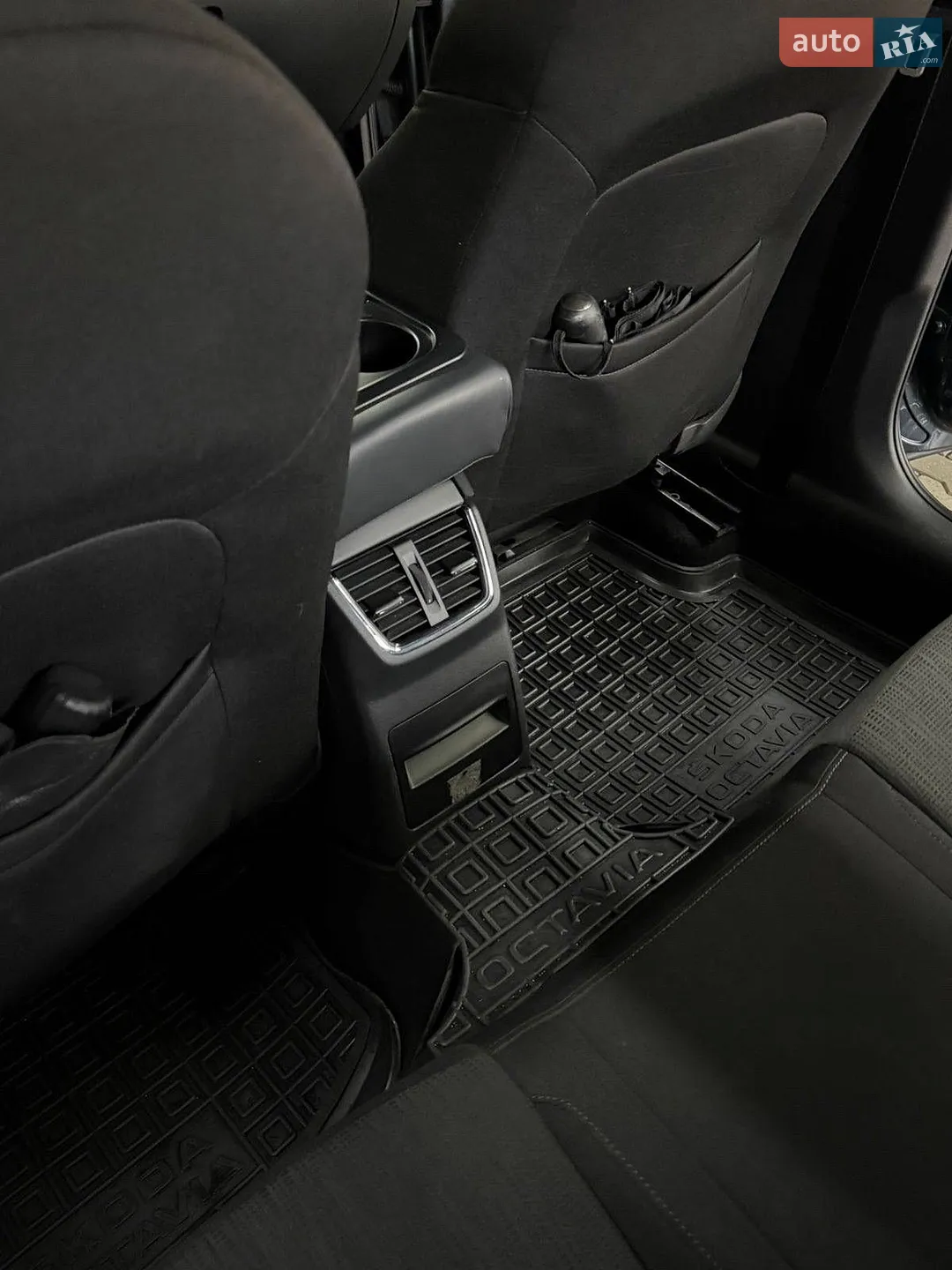2015 Skoda Octavia - мініатюра 23
