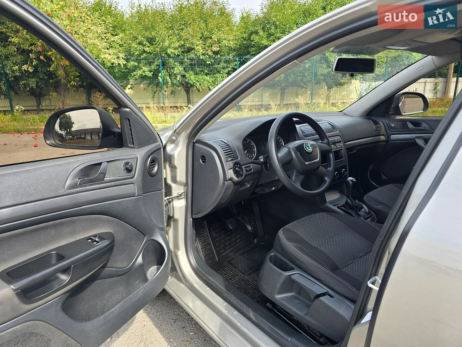2010 Skoda Octavia - мініатюра 24