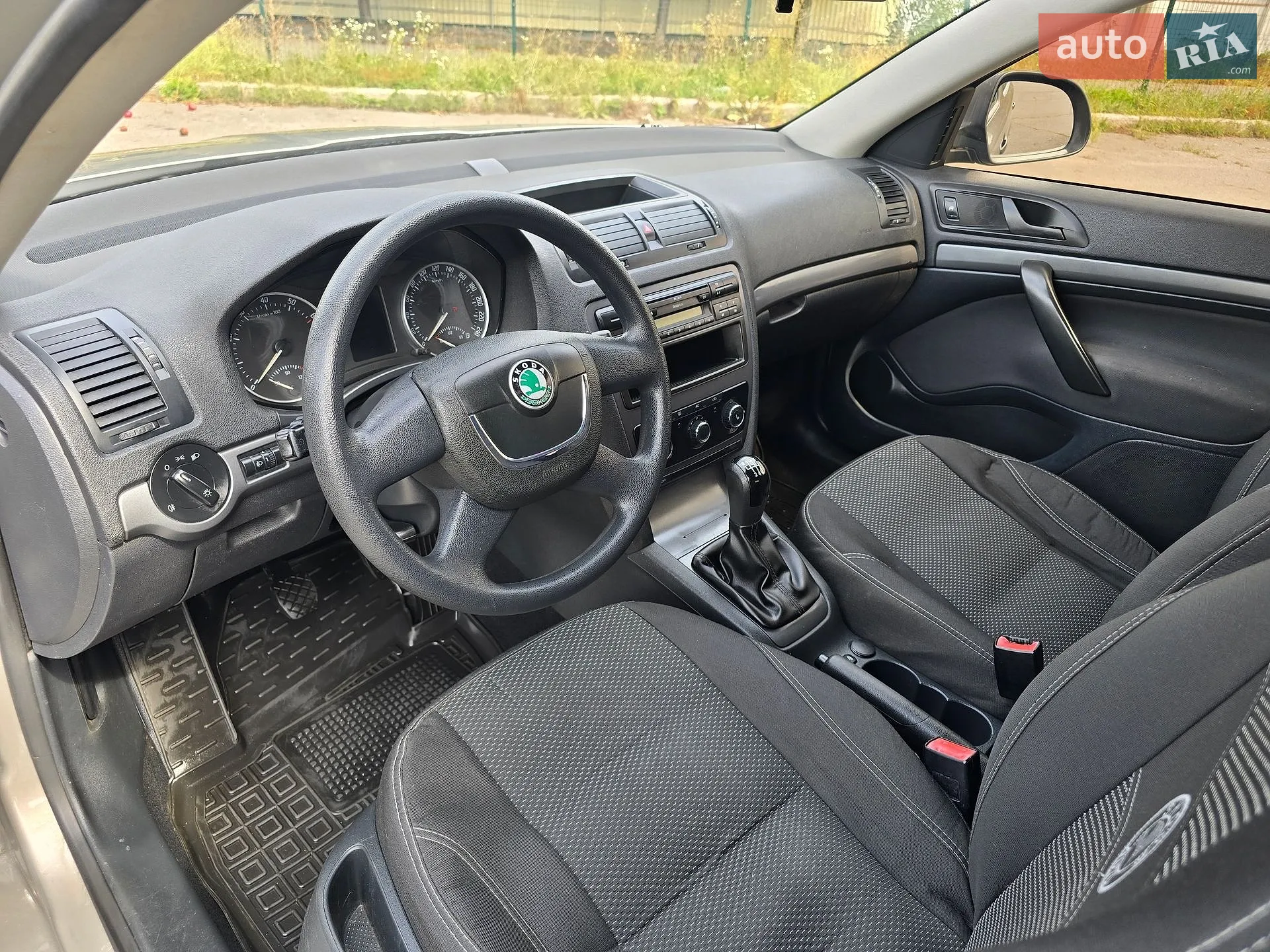 2010 Skoda Octavia - мініатюра 28