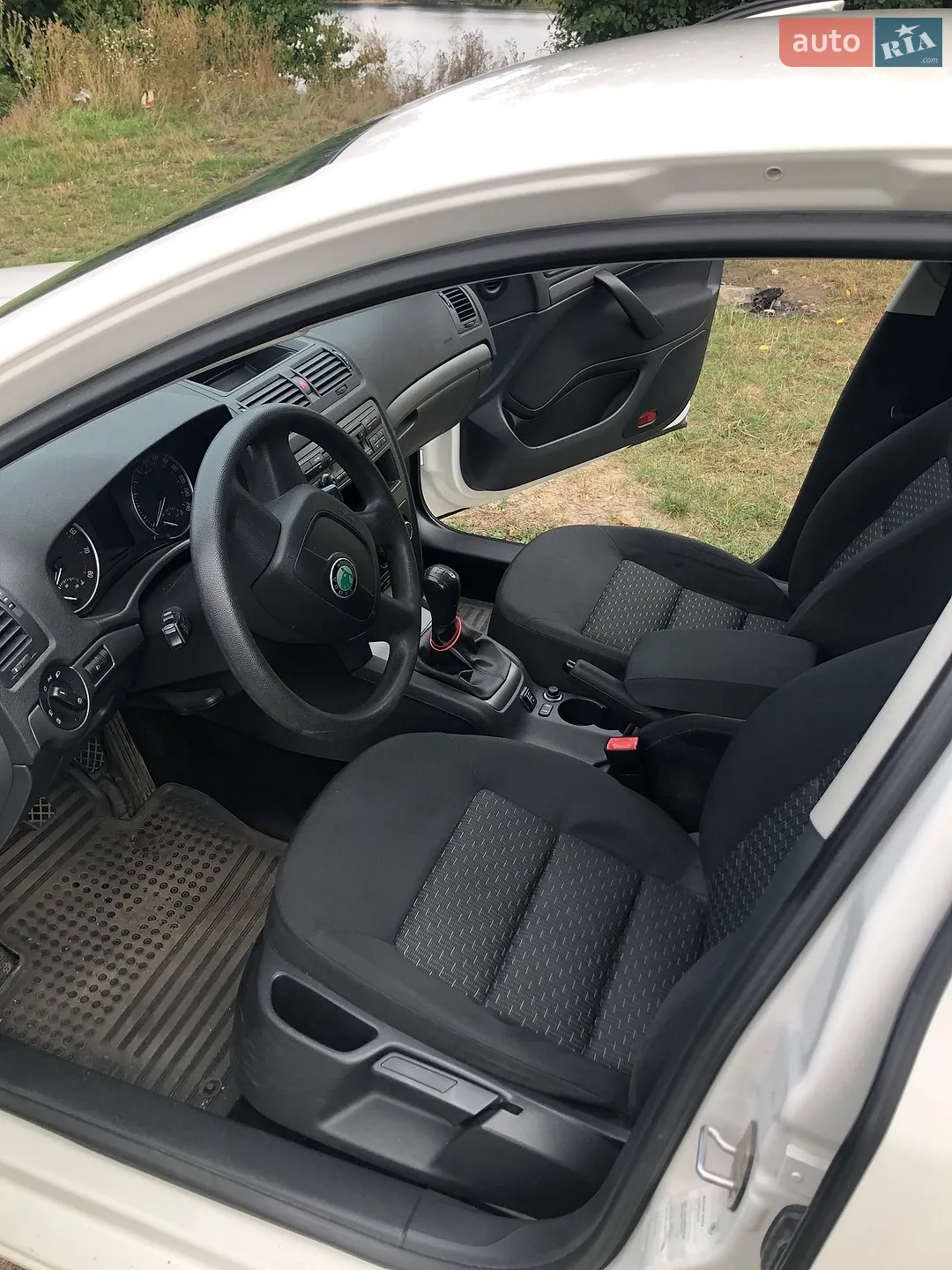 2010 Skoda Octavia - мініатюра 20