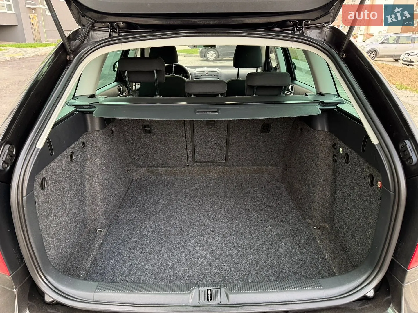 2011 Skoda Octavia - мініатюра 40