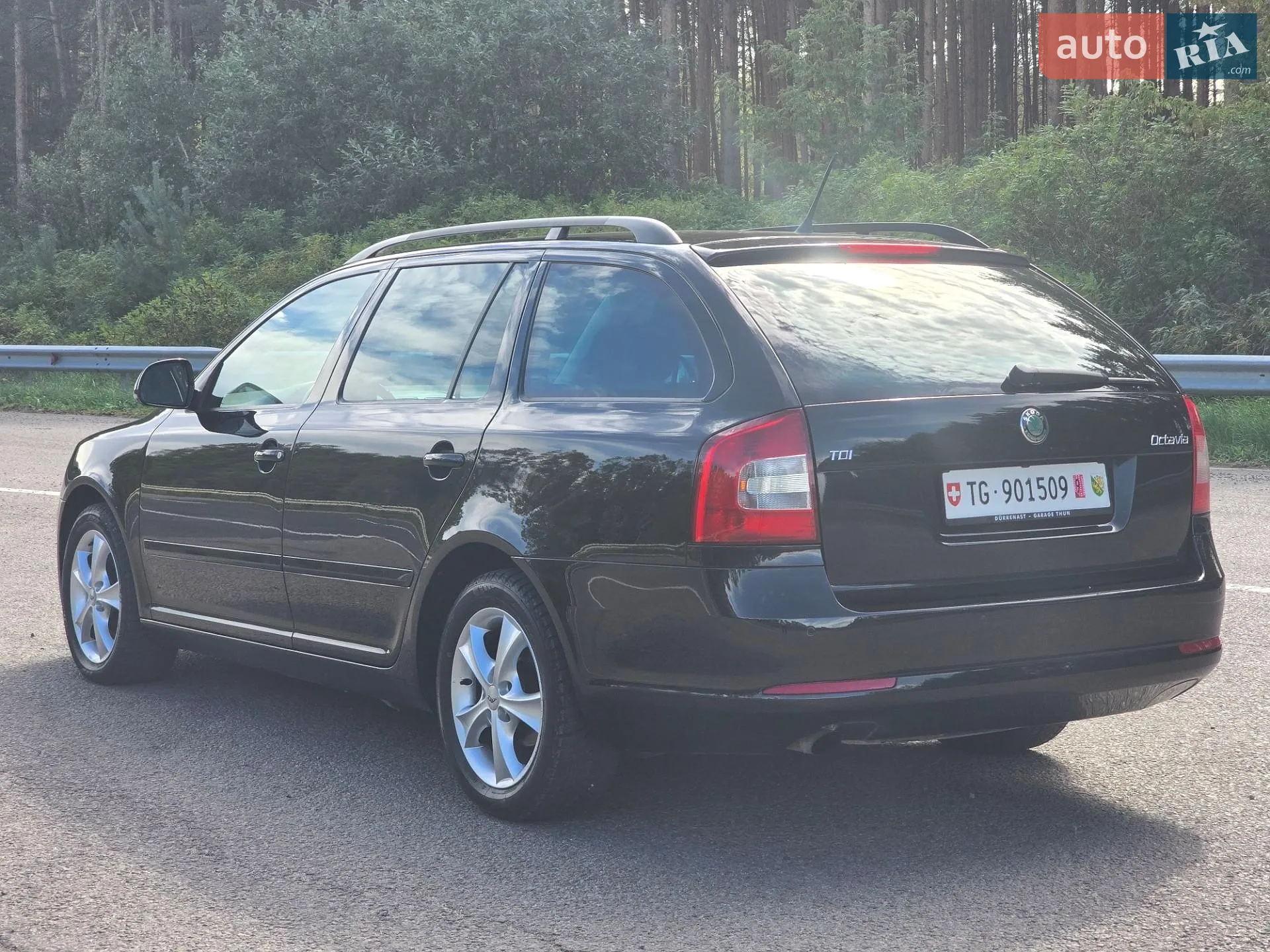 2010 Skoda Octavia - мініатюра 5