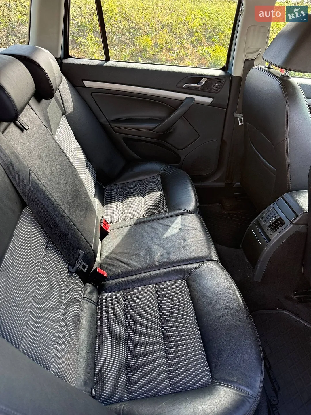 2011 Skoda Octavia - мініатюра 12