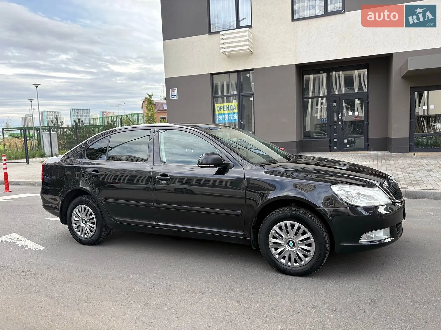 2011 Skoda Octavia - мініатюра 2