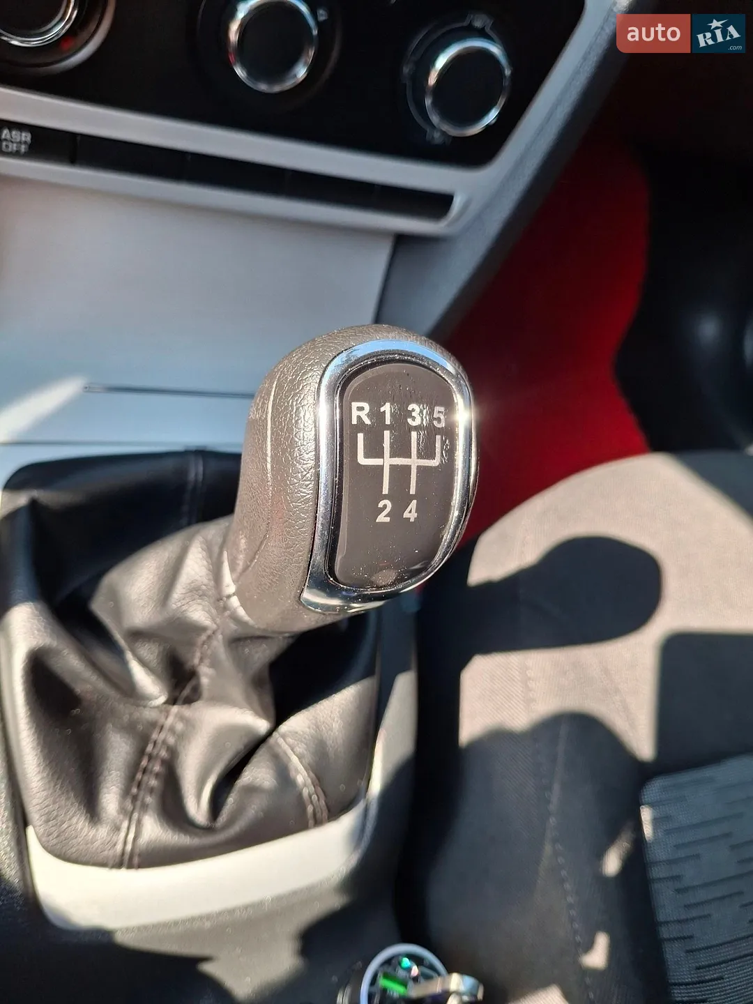 2011 Skoda Octavia - мініатюра 39