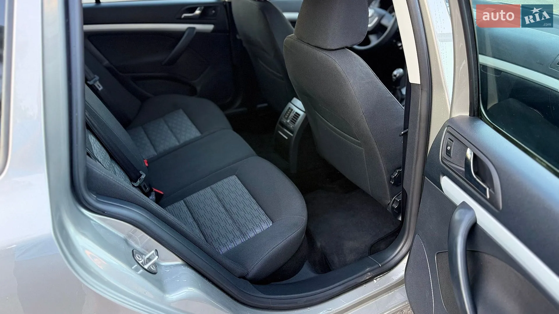 2011 Skoda Octavia - мініатюра 17