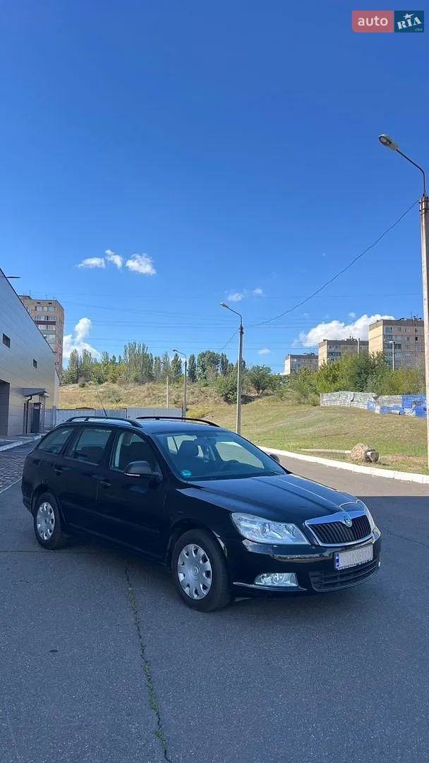 2010 Skoda Octavia - мініатюра 8
