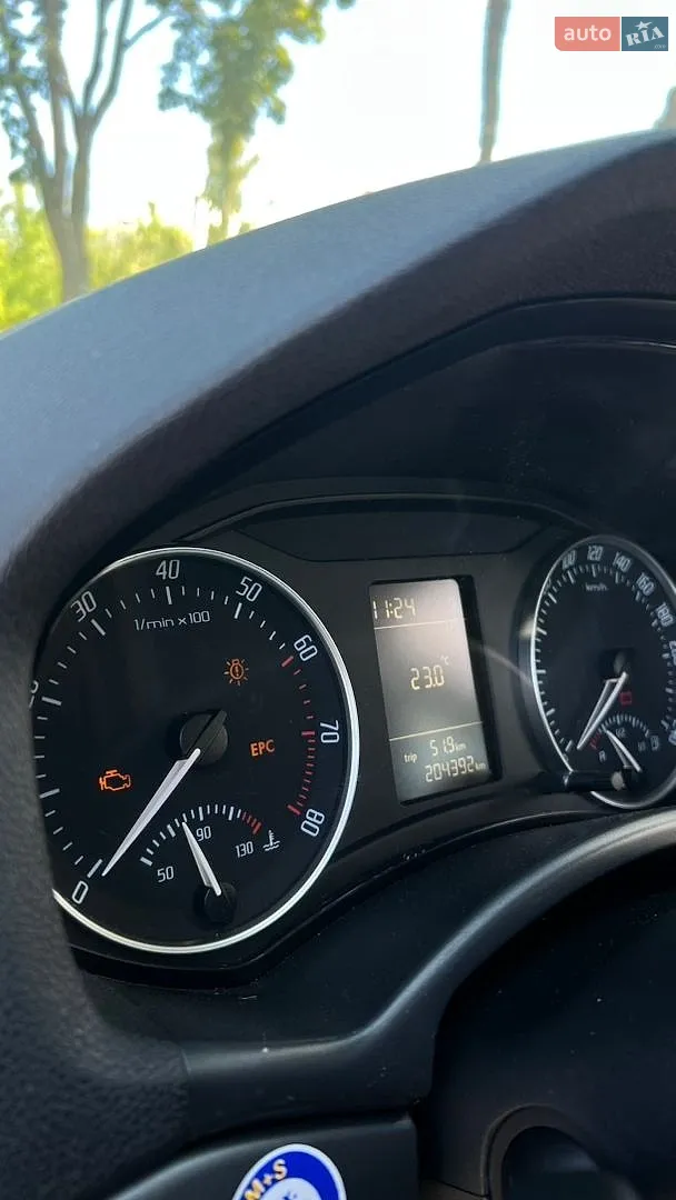 2010 Skoda Octavia - мініатюра 16