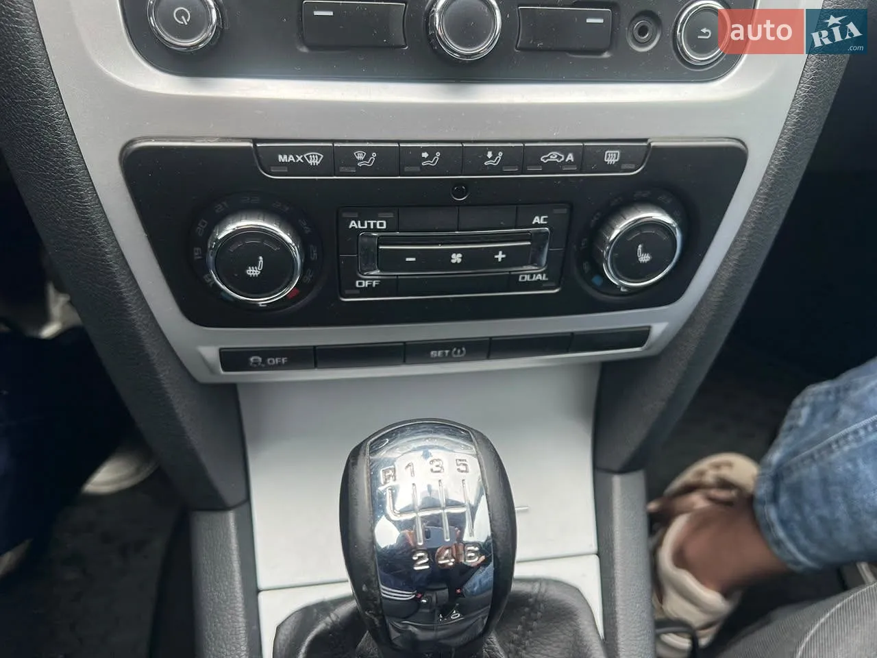 2010 Skoda Octavia - мініатюра 30