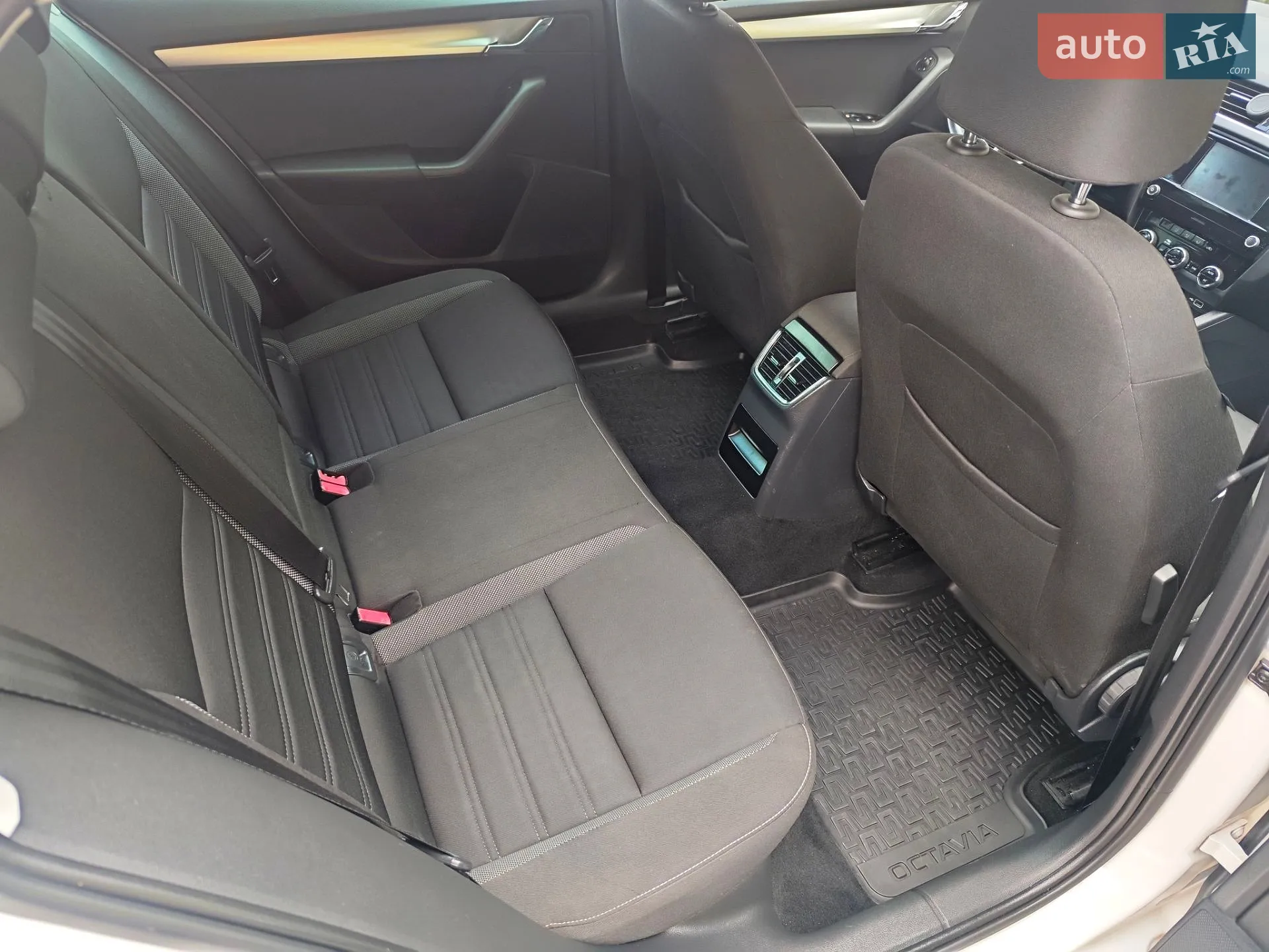 2017 Skoda Octavia - мініатюра 12