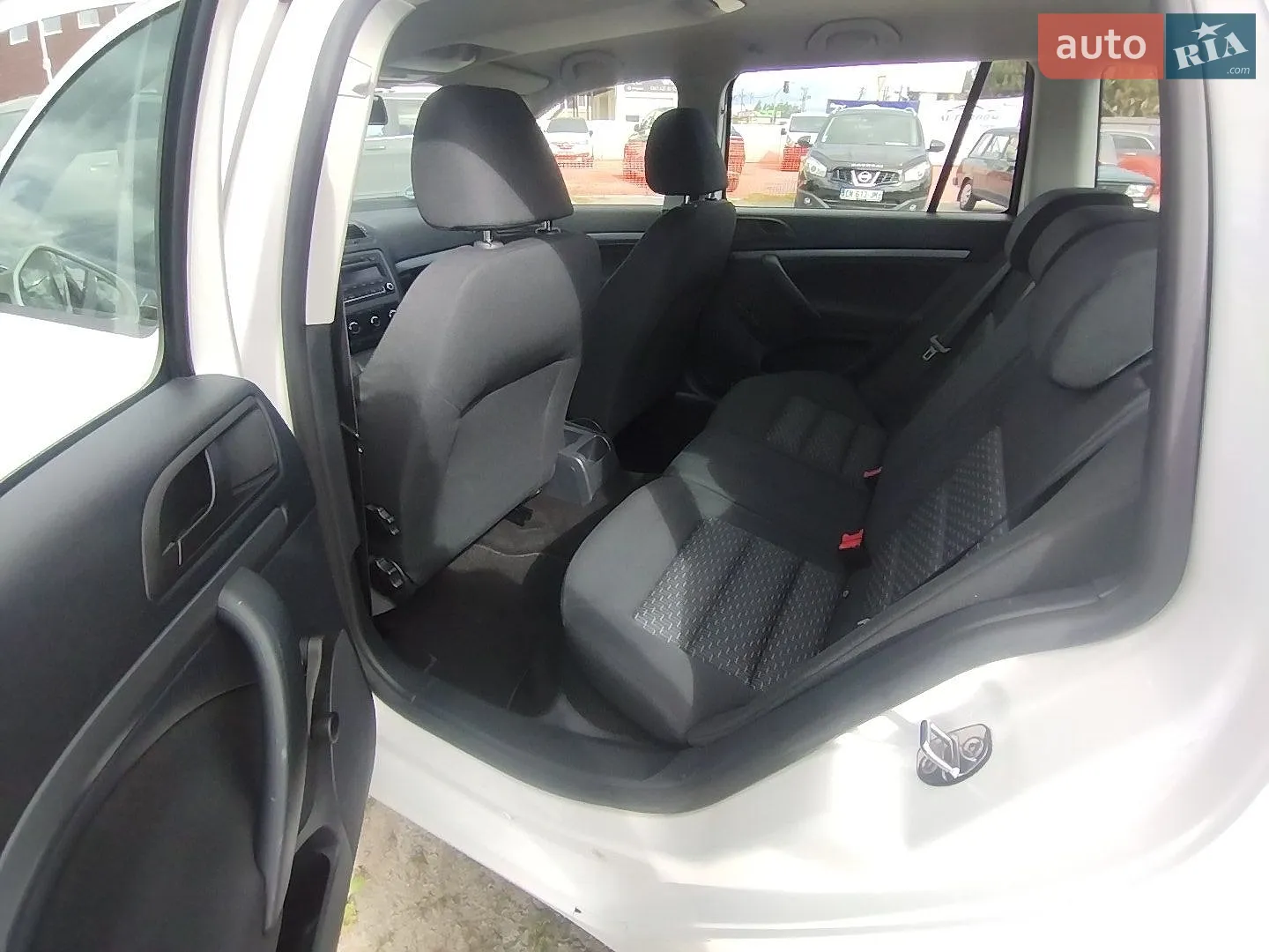 2011 Skoda Octavia - мініатюра 5