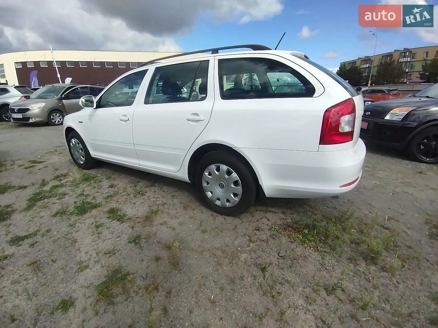 2011 Skoda Octavia - мініатюра 12