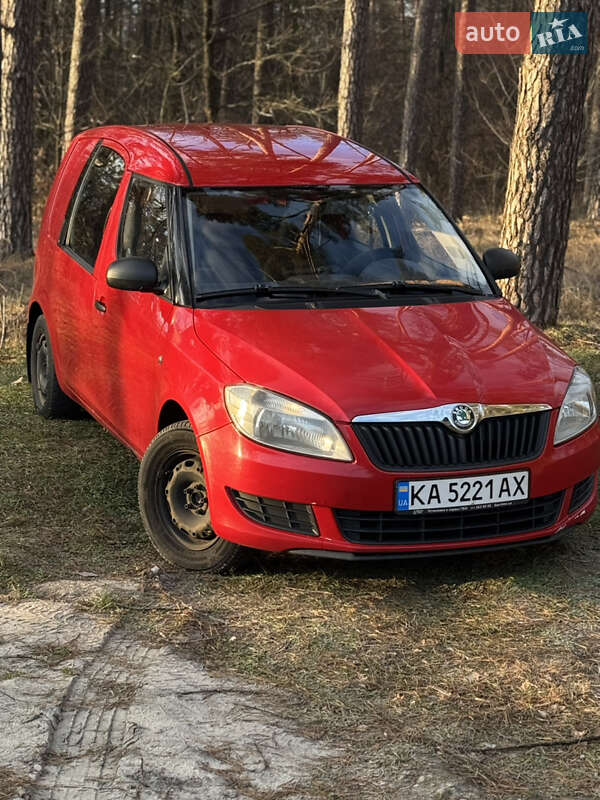 Вантажний фургон Skoda Praktik 2011 в Києві