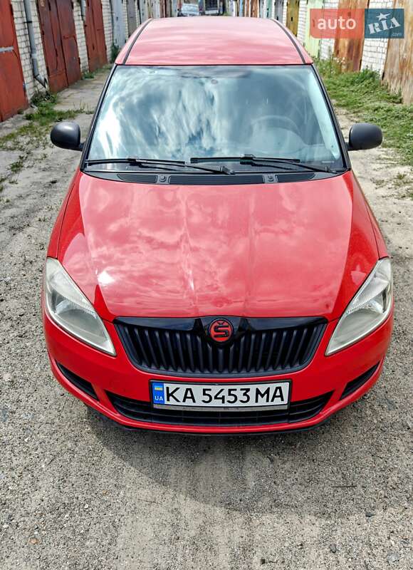Грузовой фургон Skoda Praktik 2010 в 