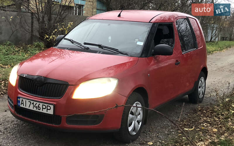 Вантажопасажирський фургон Skoda Praktik 2008 в Кагарлику